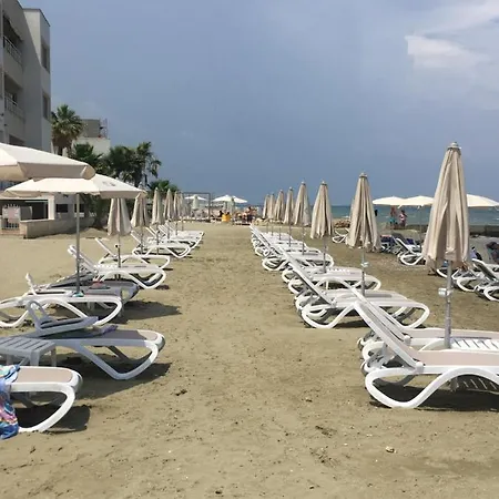 Beach 1a דירה