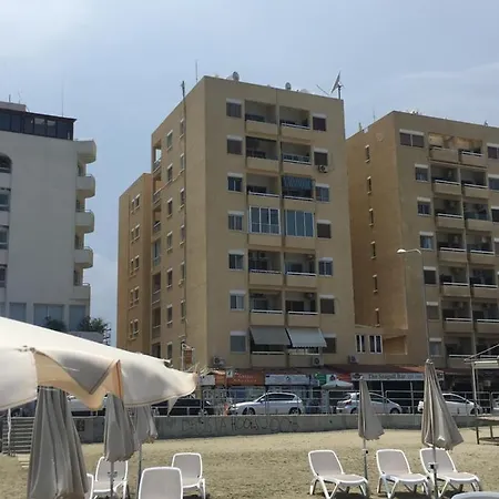 Beach 1a דירה